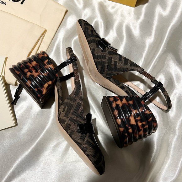 ❌ SOLD ❌ Fendi Jacquard Calfskin FF Tortoise Slingback Size 36.5 - Picture 10 of 13